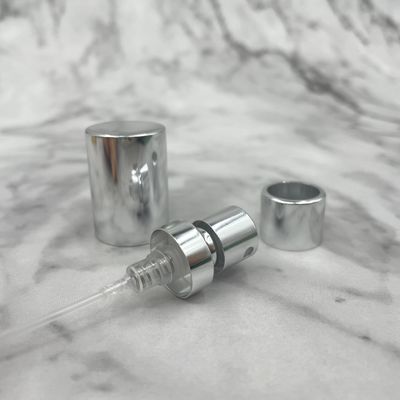 सिल्वर कॉलर के साथ रिफिलेबल परफ्यूम पंप स्प्रेयर 15/400 0.07ML 0.09ML खुराक