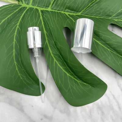 सिल्वर कॉलर के साथ रिफिलेबल परफ्यूम पंप स्प्रेयर 15/400 0.07ML 0.09ML खुराक